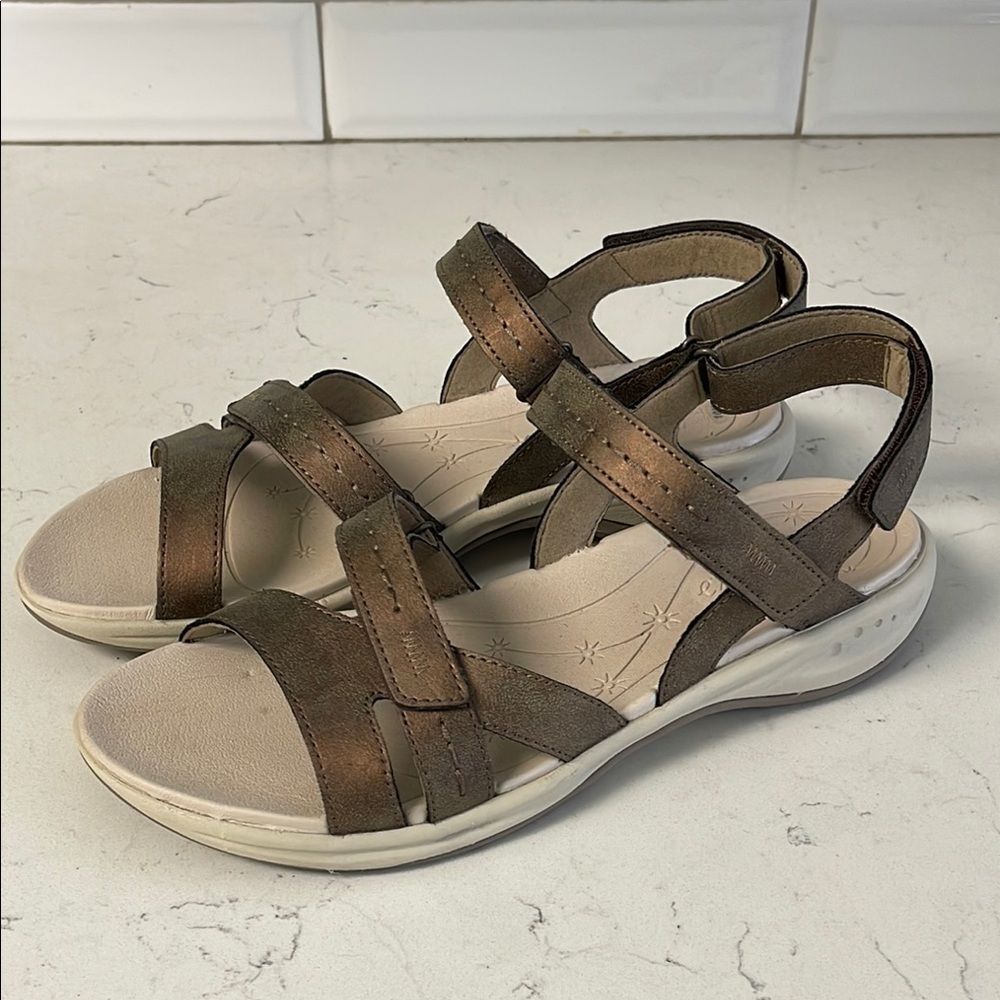 Easy Spirit Explore24 Seestina3 Women's Bronze Sandals Size 10